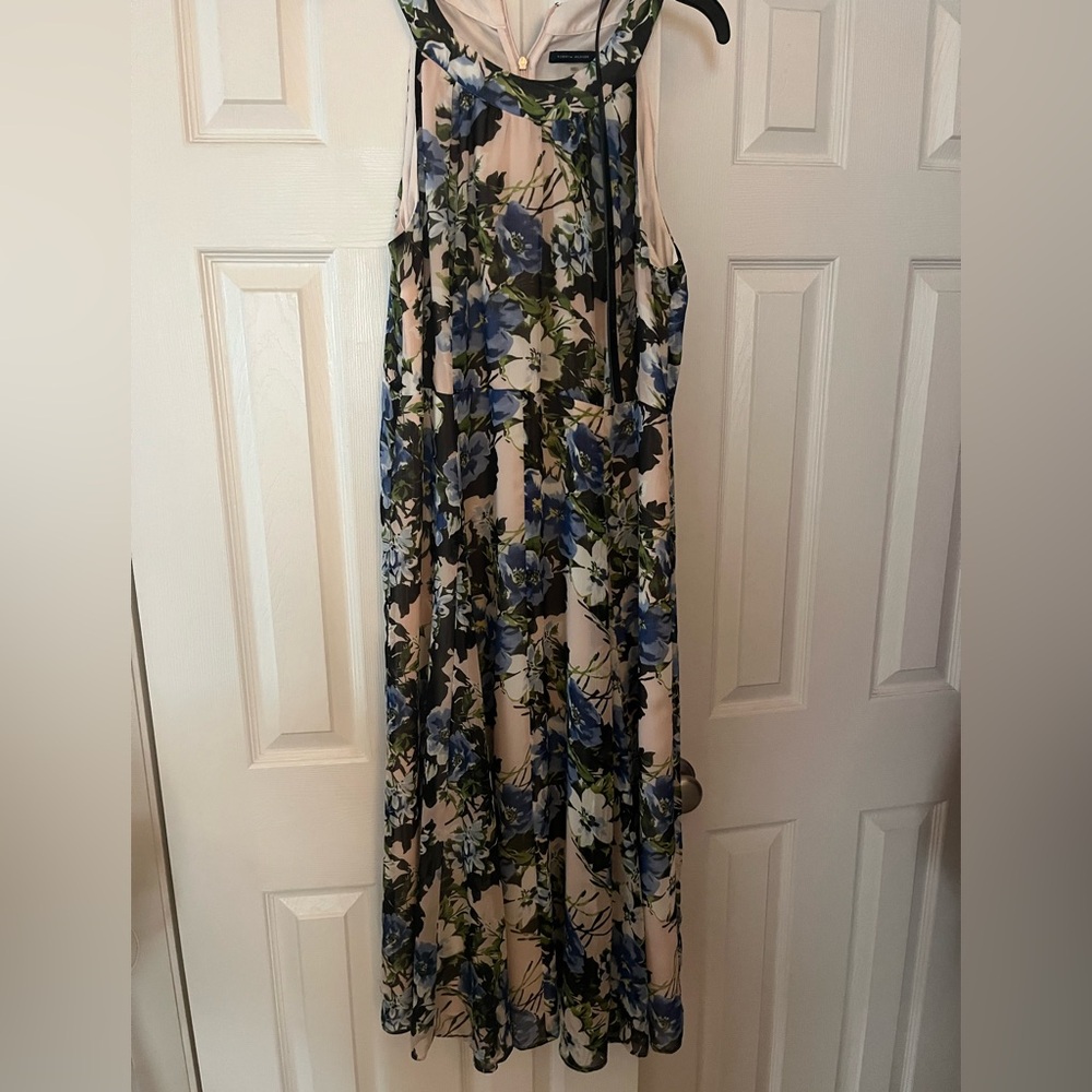 Tommy Hilfiger Floral flowy dress with black belt